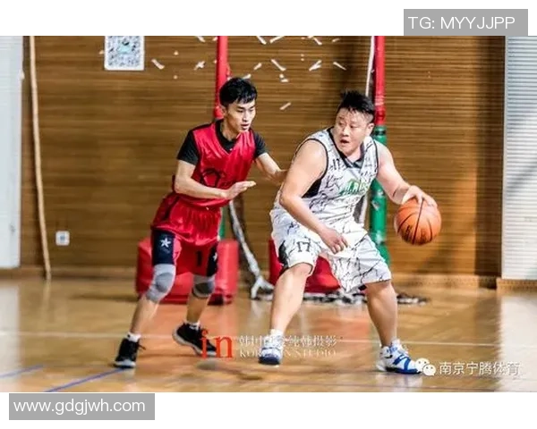 南京篮球队在世界锦标赛中的拼搏历程与荣耀时刻回顾