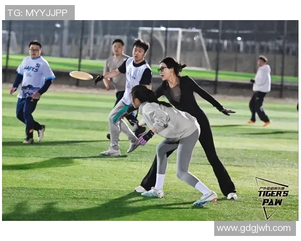 广州飞盘队的耐力之路:探索飞盘运动的魅力与挑战 广州飞盘队的耐力之路:探索飞盘运动的魅力与挑战